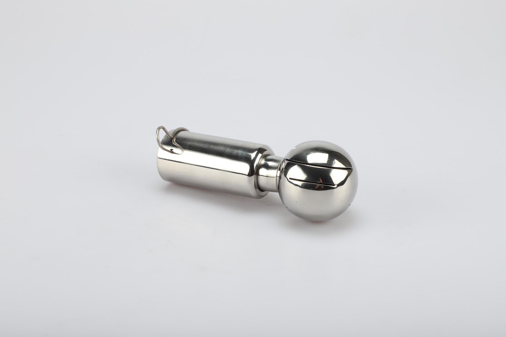 Bolt rotary cleaning ball