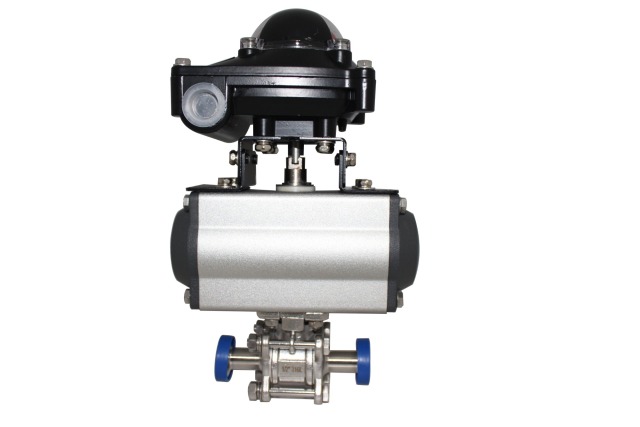 Pneumatic ball valve with positioner