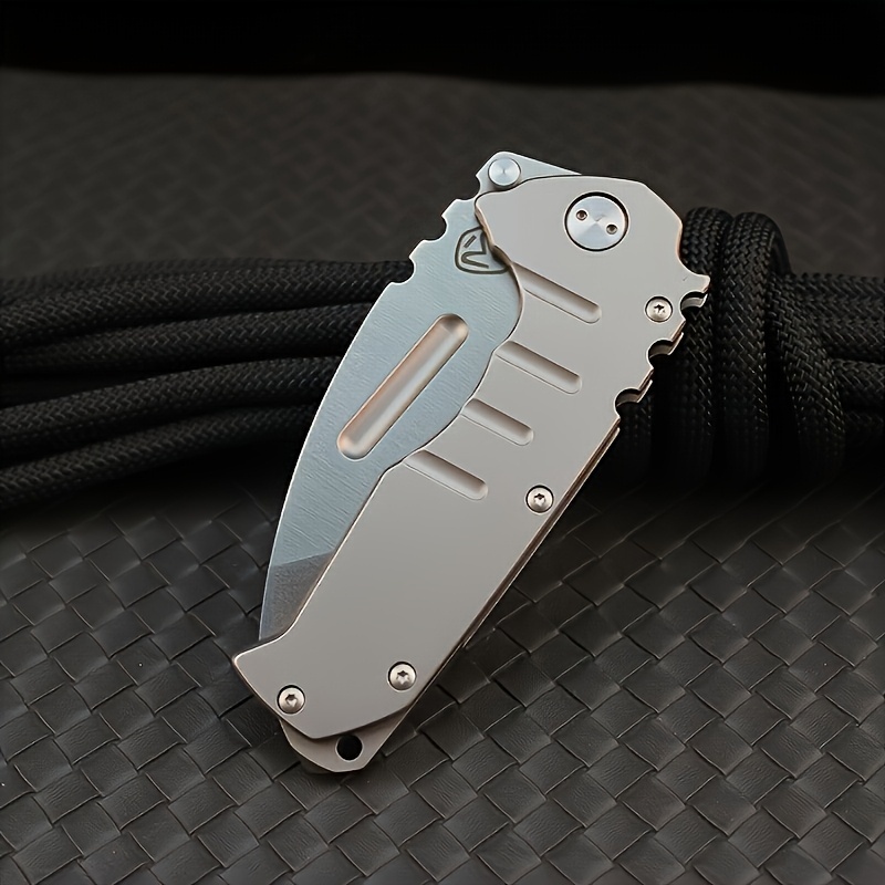 High quality heavy-duty D2 steel folding knife, multi-functional hunting small folding knife, high hardness stainless steel, suitable for both hands to hold, suitable for outdoor activities, camping, exploration, survival, rescue