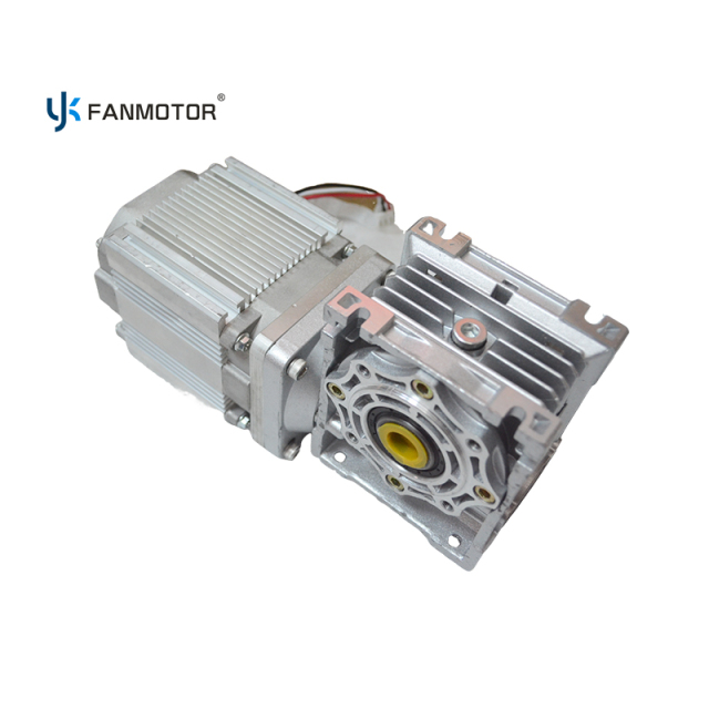 Motor eléctrico de reducción de velocidad con engranaje helicoidal trifásico de 380 V CA NMRV40