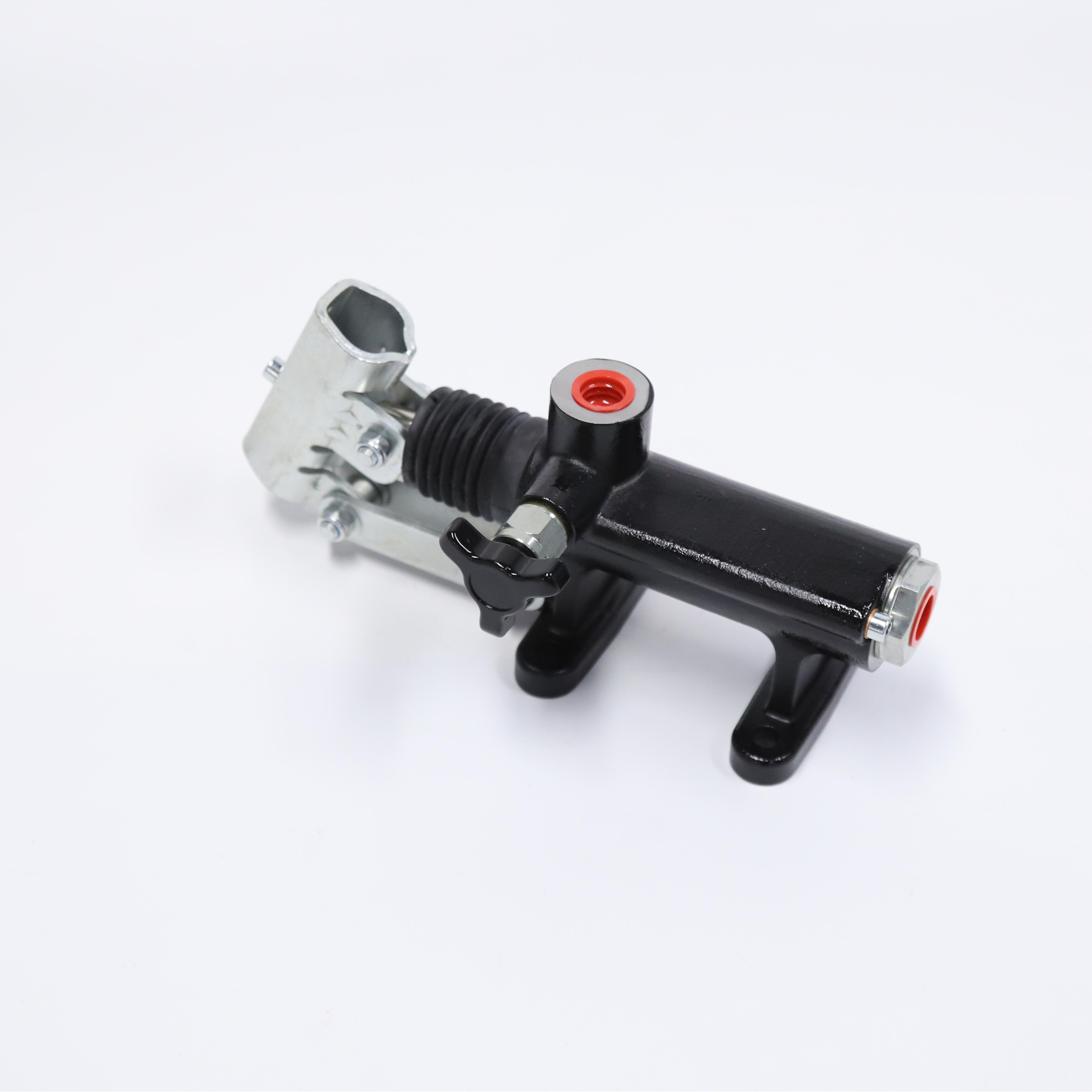 Hand Pump for the Single-Arm Boat Davit of the Rescue Boat