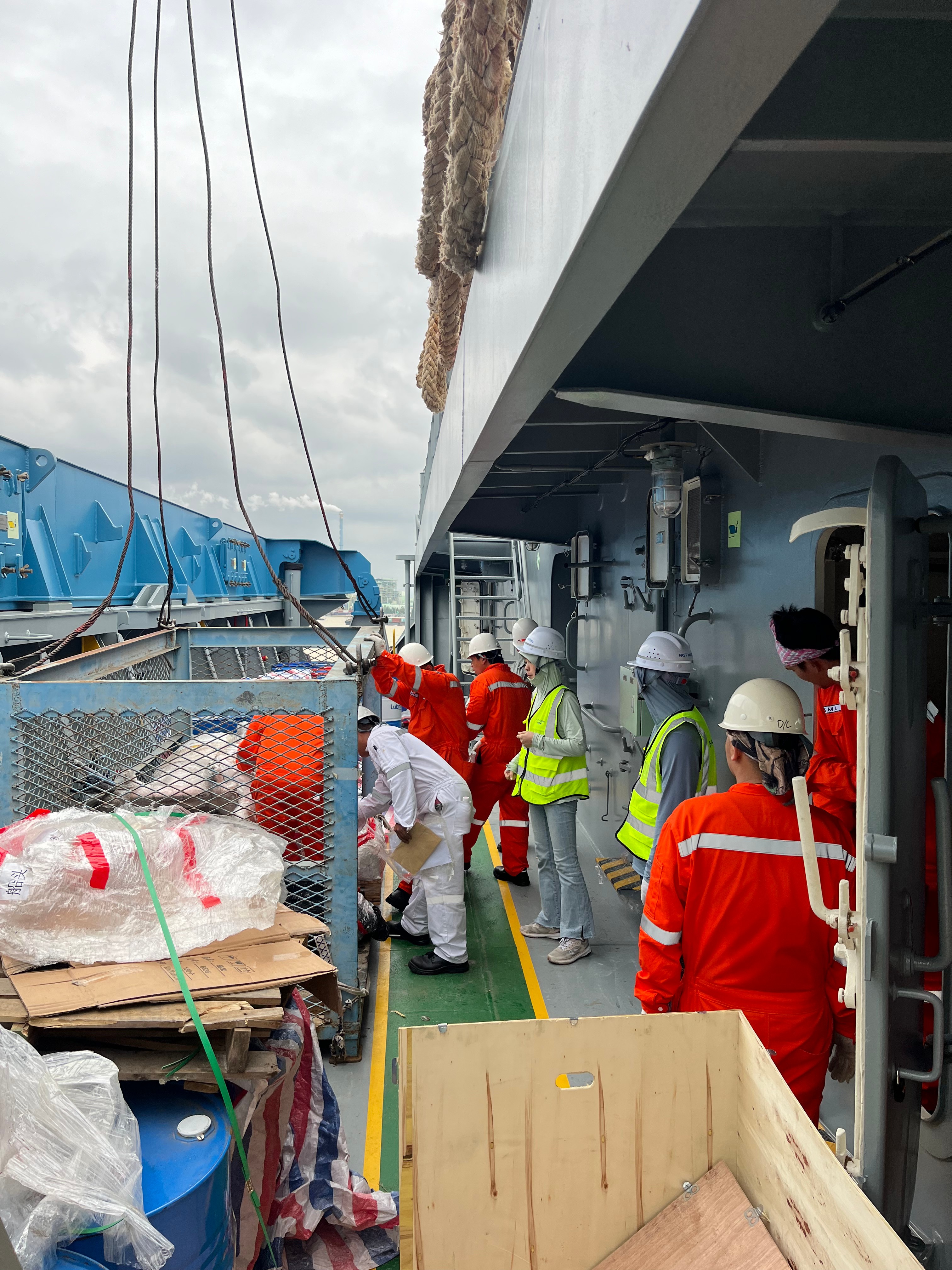 Newbuilding stores and provisions supplied for a 40,000 DWT bulk carrier at Jiangmen Port