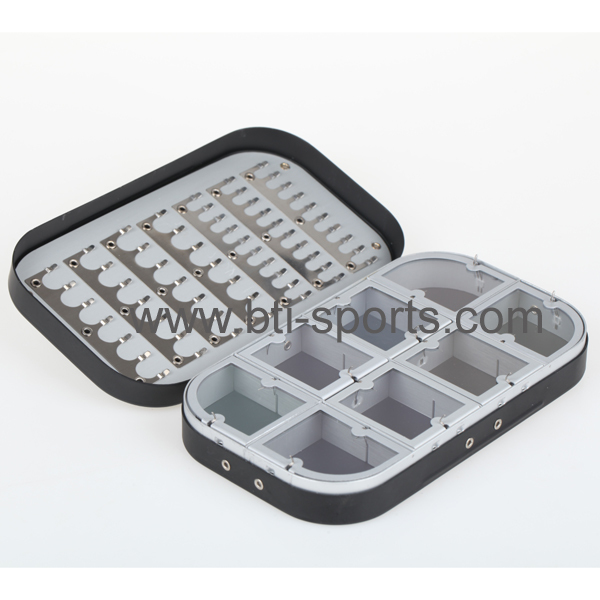 BTI-1500-8WH 8 compartments & 64 clips fly box
