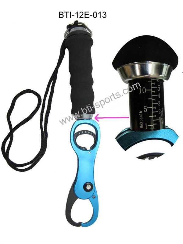 Fishing lip grip with scale BTI-12E-013