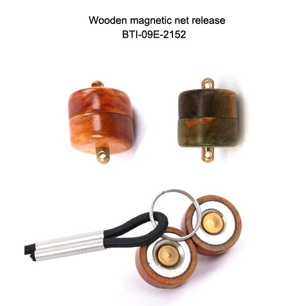 BTI-09E-2152 Wooden magnetic net release