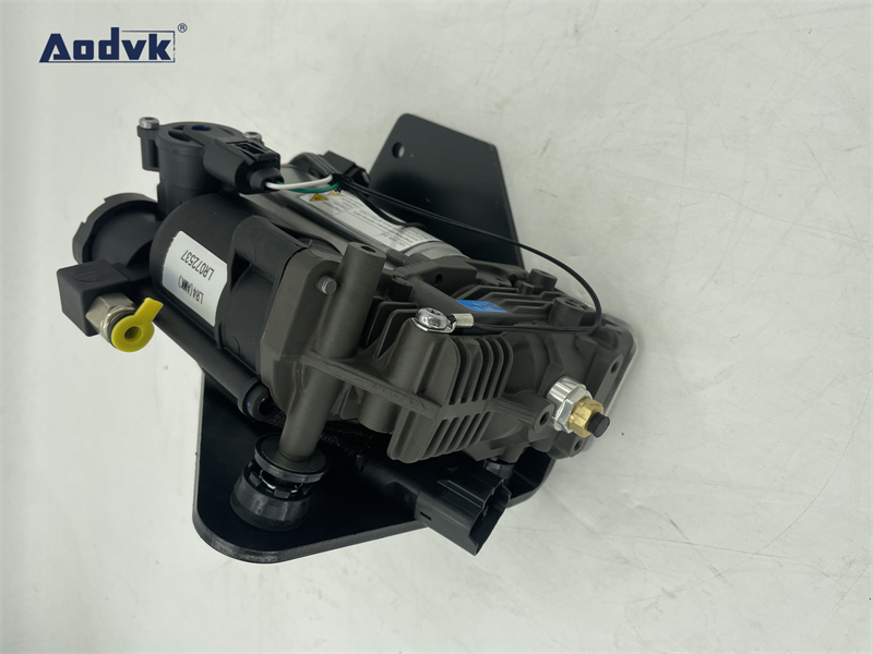 Hitachi Air Ride Suspension Compressor For Land Rover Discovery 3 Discovery 4 Range Rover Sport LR023964