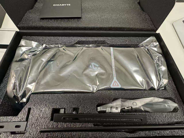 NVIDIA GeForce RTX 5080 GAMING TRIO OC