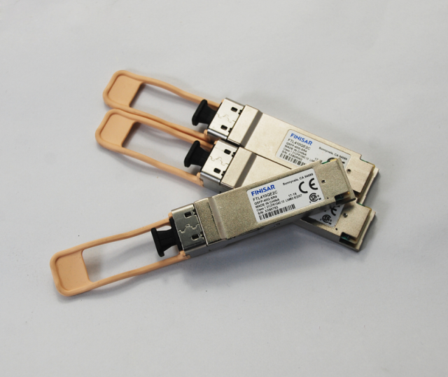 Finisar FTL410QE2C QSFP+ 40GBASE-LR4 Optical Transceiver Module, 10km Reach