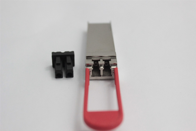 40G QSFP+ ER4 Optical Transceiver, 40km Reach, FTL4E1QE1C Compatible