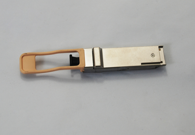 Finisar FTL410QE2C QSFP+ 40GBASE-LR4 Optical Transceiver Module, 10km Reach