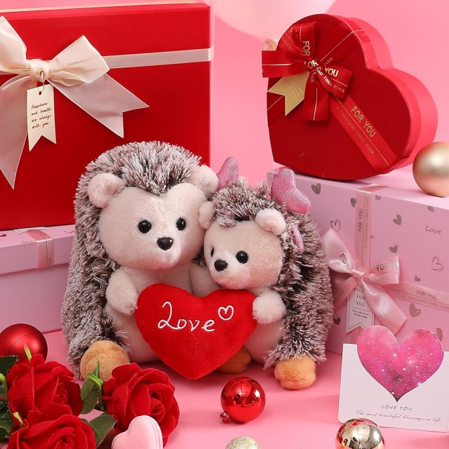 7.8" Hedgehog Stuffed Animal Plush Toy Holding Heart