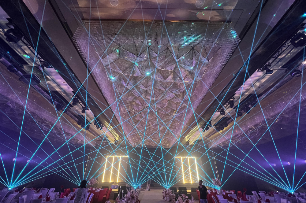 BLPRO20.0RGB TW | laser with high speed scanner and fiber coupled laser diode for stage performance and DJ party club