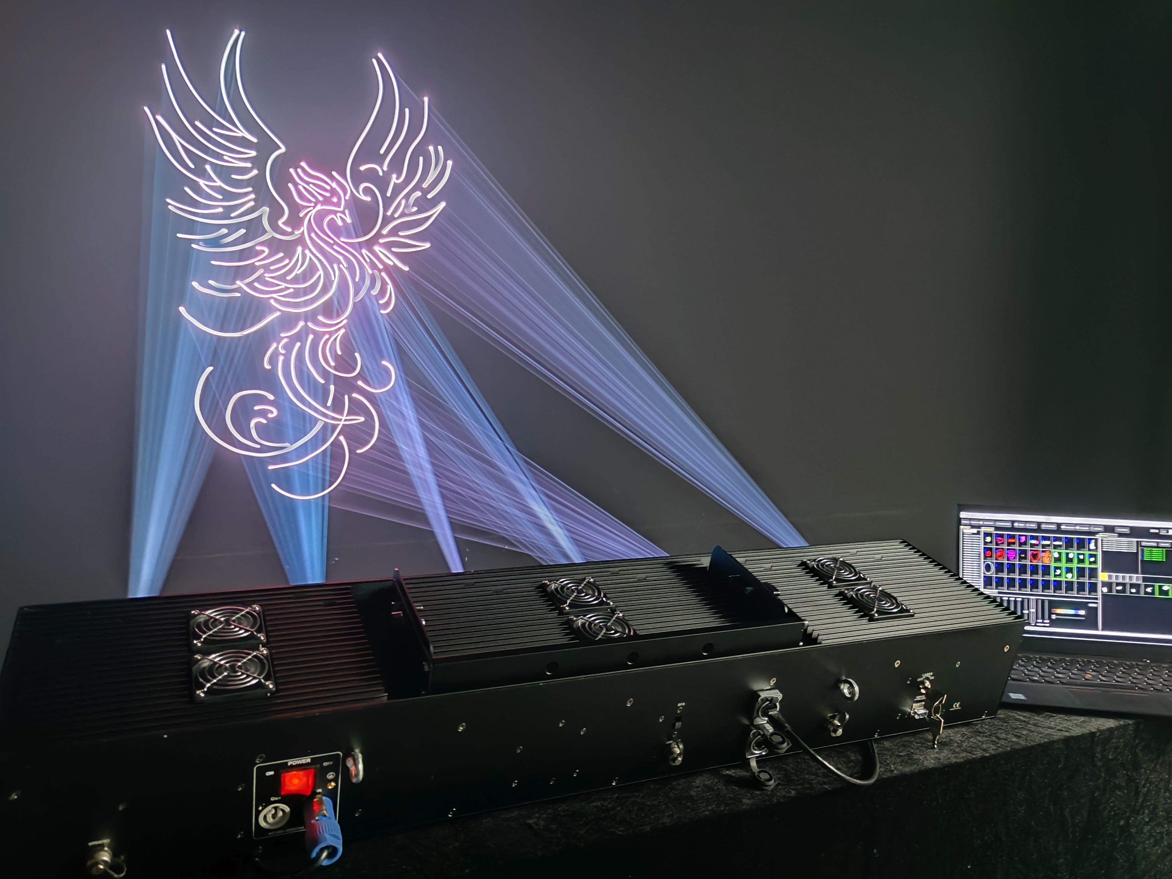DeepSix 24W laser bar with high-speed scanner for laser animation