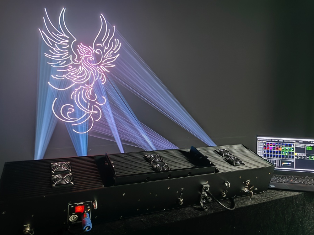 DeepSix 24W laser bar with high-speed scanner for laser animation