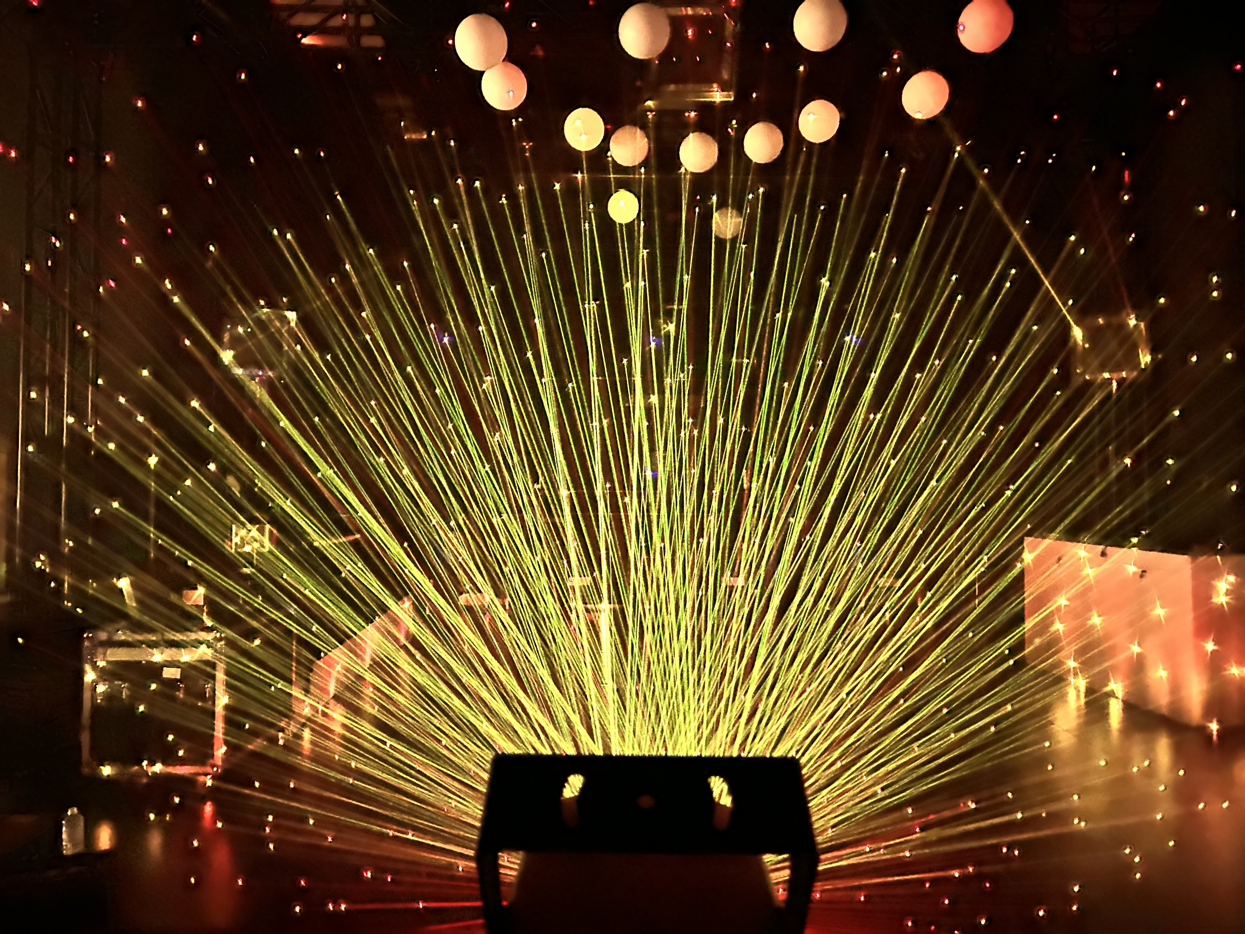 6W effect waterproof laser presenting a starry effect design for atmosphere rendering