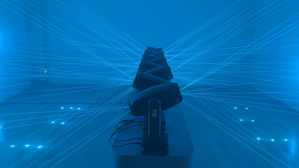 BL20.0RGB MH ; Double sided shaking full-color laser light 