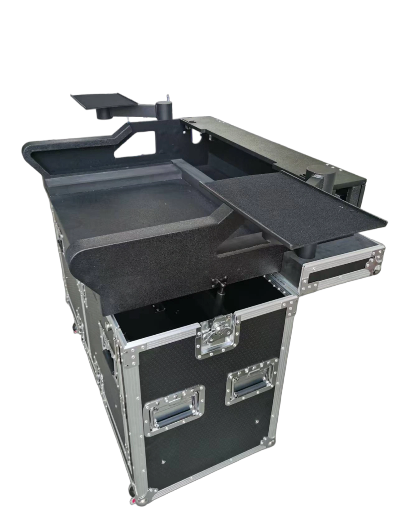 Flip flight case with speaker tray