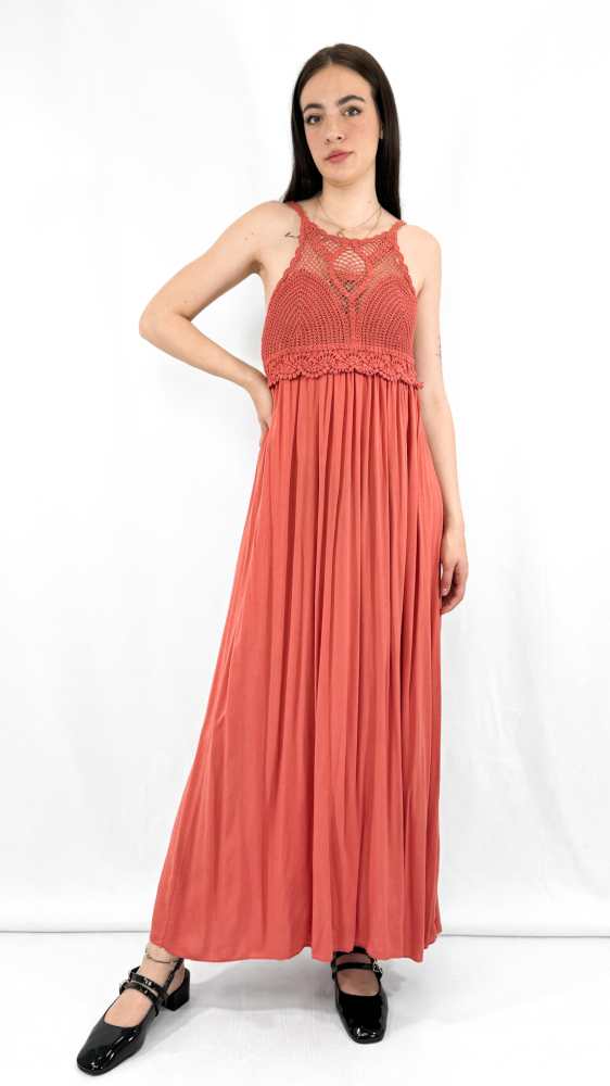 Knit Gathering Crew Neck Maxi Dress