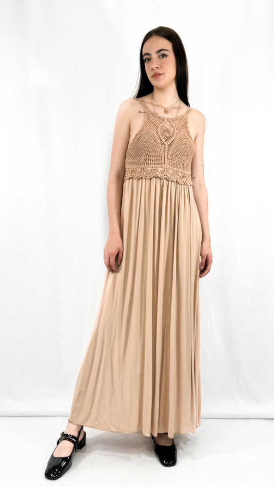 Knit Gathering Crew Neck Maxi Dress