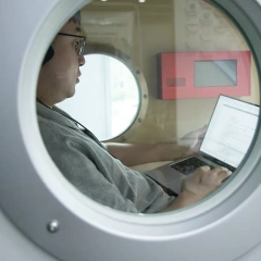 1.3-1.5ATA Hyperbaric Oxygen Chamber Hard Shell Sitting HBOT Chamber