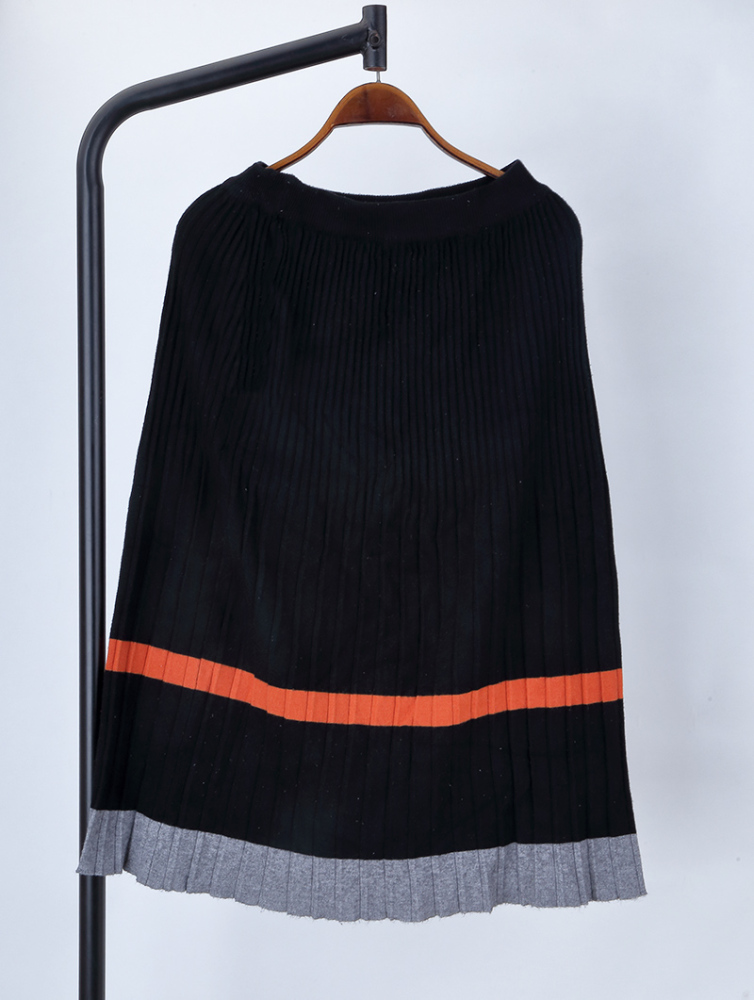 MUXXN Women's Knit Maxi Pleated Skirts High Waist Elastic A Line Long Skirt