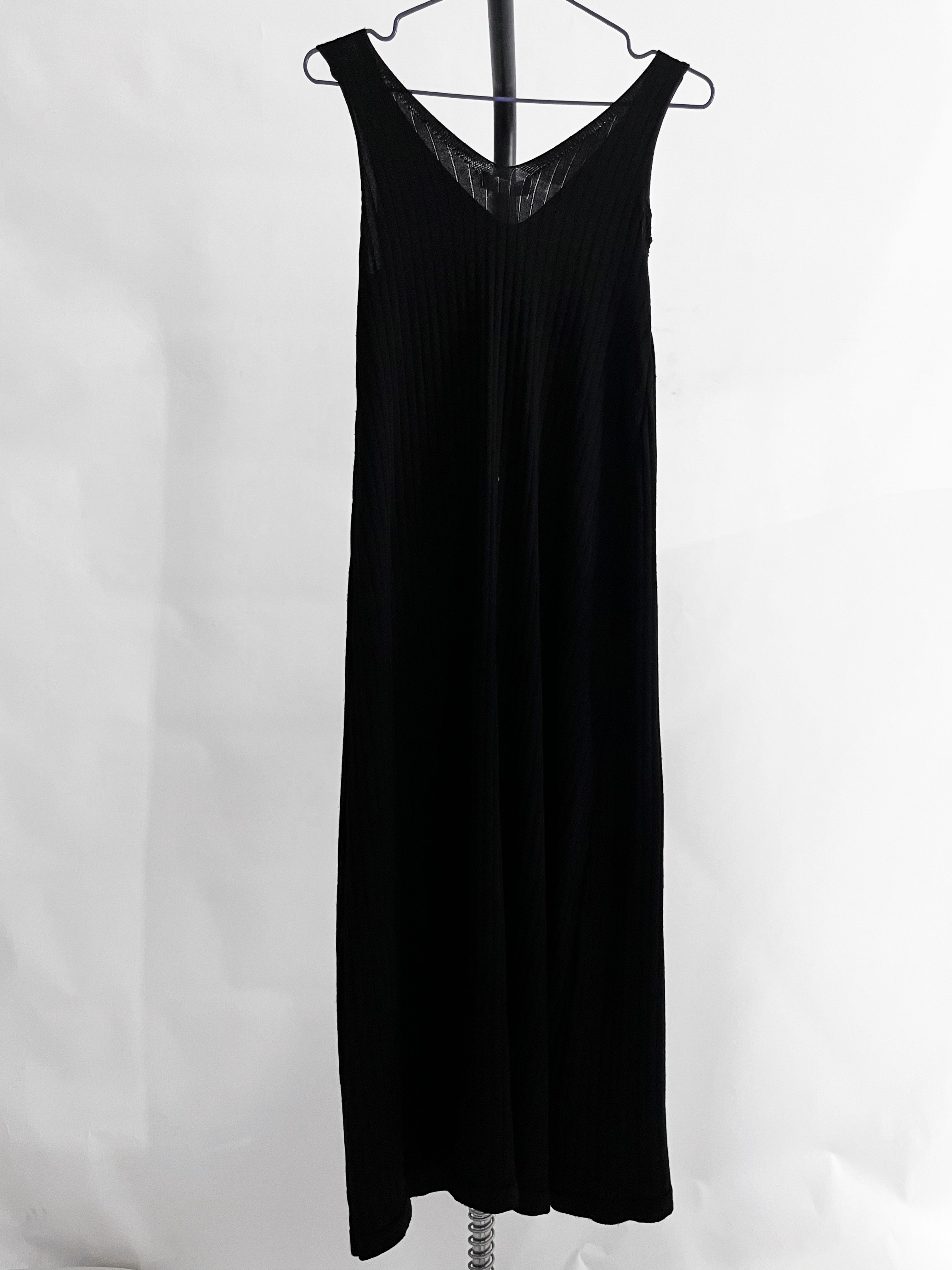 MUXXN Womens 2025 V Neck Sleeveless Knit Midi Dress