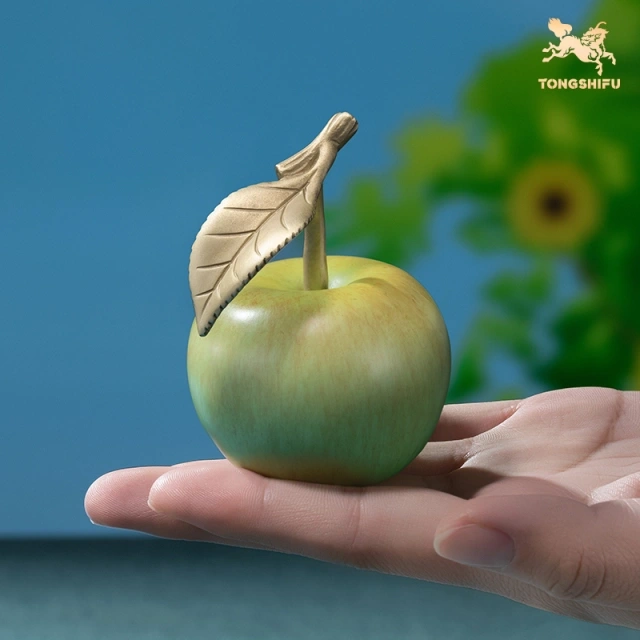 LITTLE APPLE