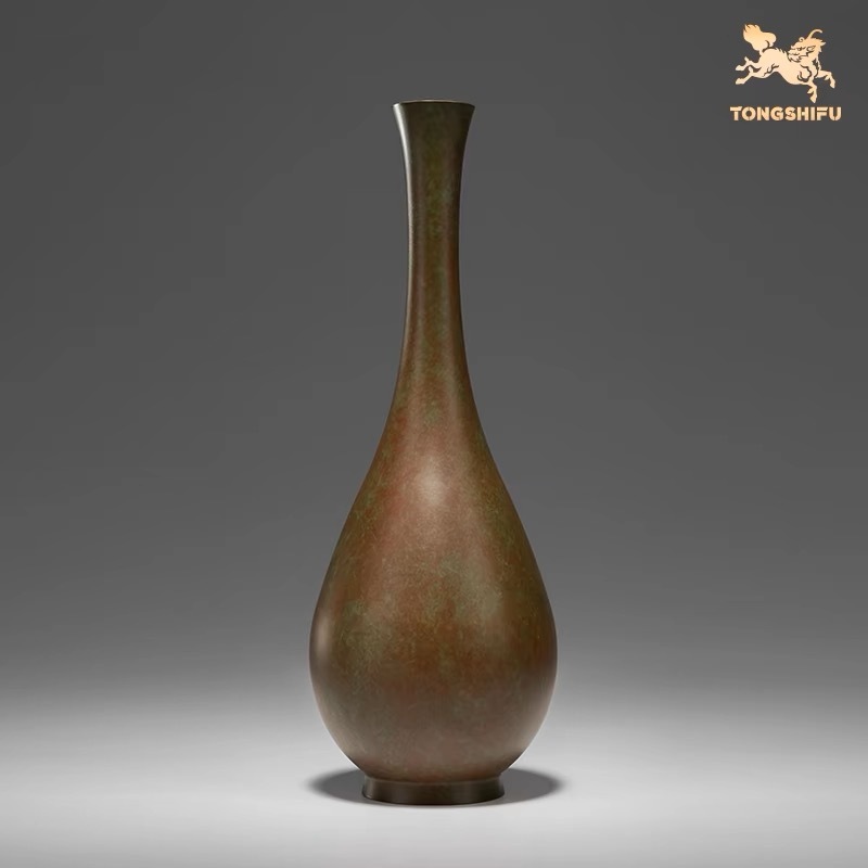 ELEGANT VASE