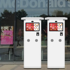 Kiosque à écran tactile extérieur robuste et résistant aux intempéries avec scanner et NFC