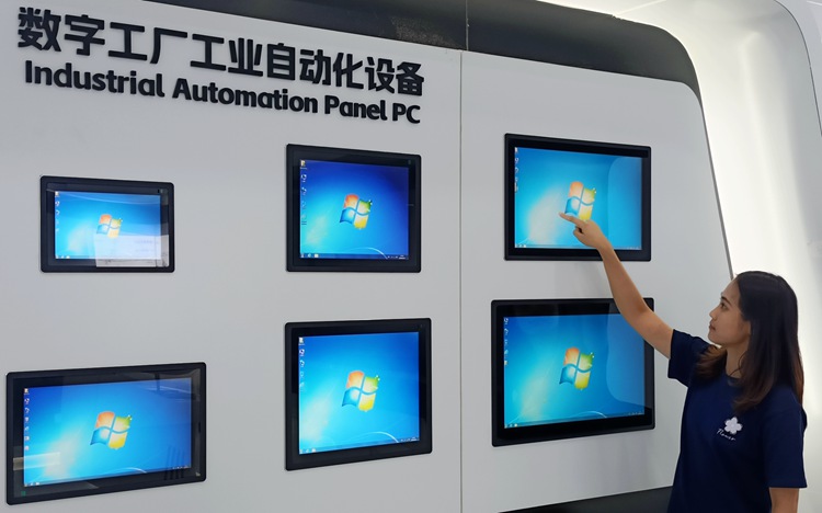 Industrial IoT Touchscreens | IoT Touch Screen | Industrial LCD Display