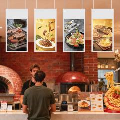Pantalla digital colgante de doble pantalla de 55 pulgadas para publicidad en interiores, ideal para restaurantes.