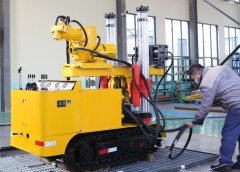 ZDY2300L crawler-type fully hydraulic tunnel drilling rig for coal mines