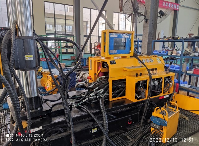 ZYWL-6500DB crawler type fully hydraulic variable diameter directional drilling rig for coal mines