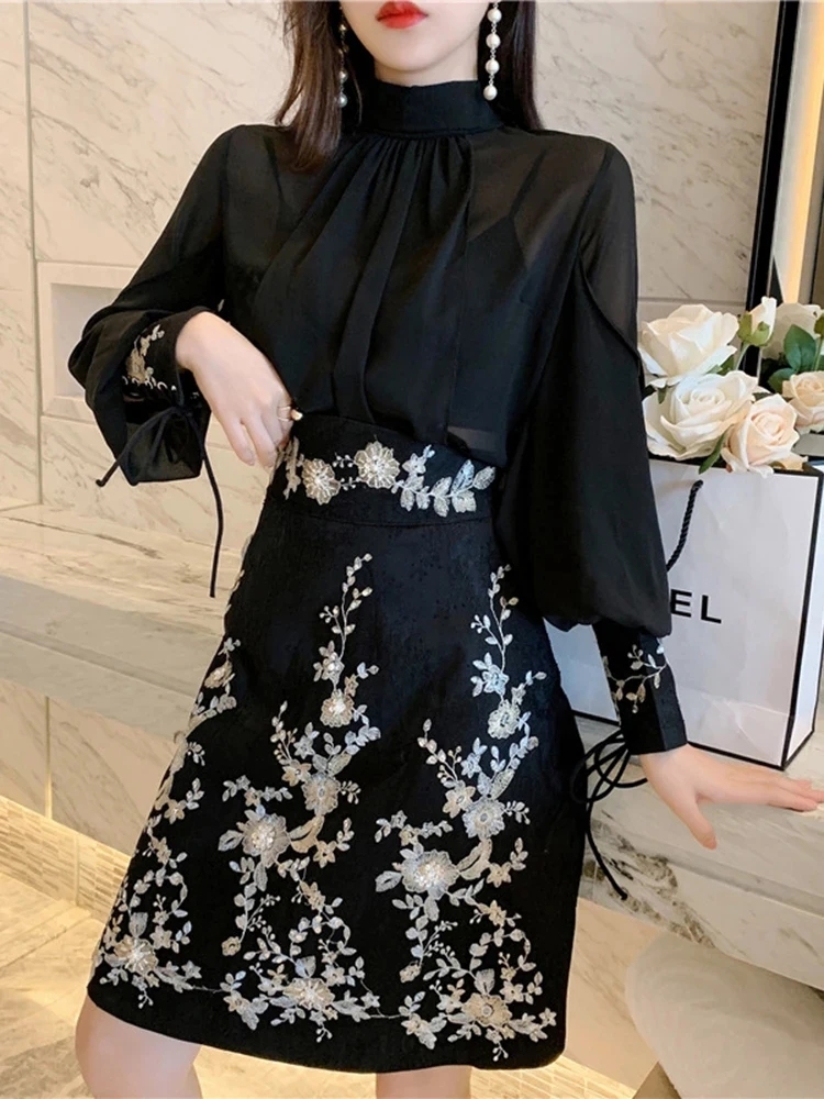 TWOTWINSTYLE Elegant Spliced Diamonds Embroidery Women Chic Two Piece Sets