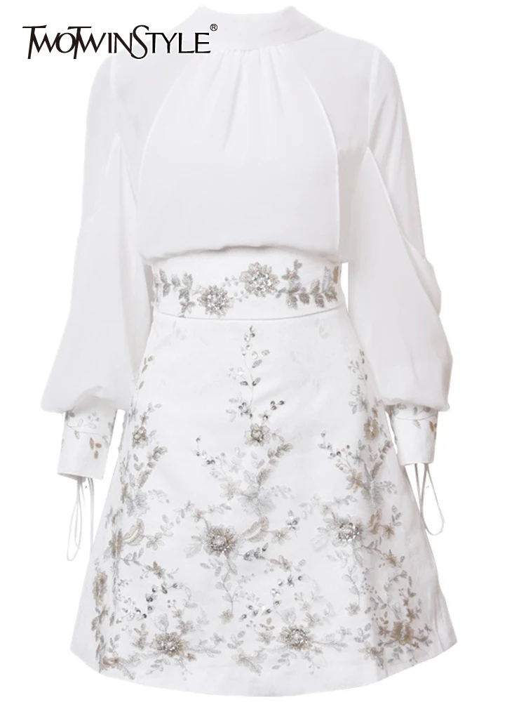 TWOTWINSTYLE Elegant Spliced Diamonds Embroidery Women Chic Two Piece Sets