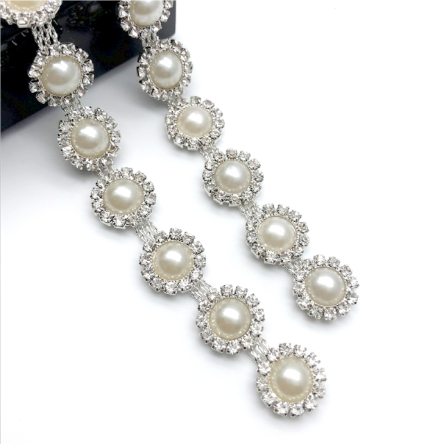 Flower Shaped Pearl Rhinestone Chain Exporter