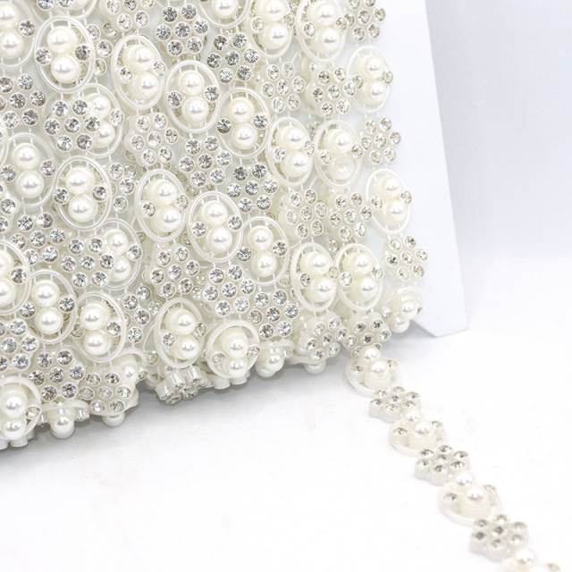 Floral Shaped Pearl Crystal Trimming Manufacturer