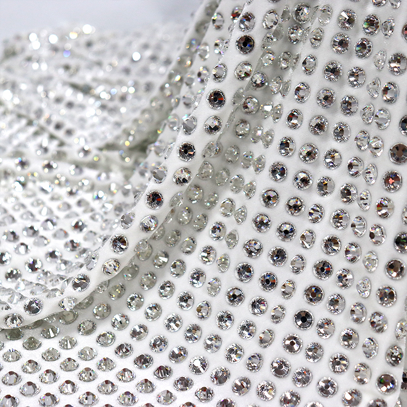 SS50 White Crystal Velvet Fabric Supplier