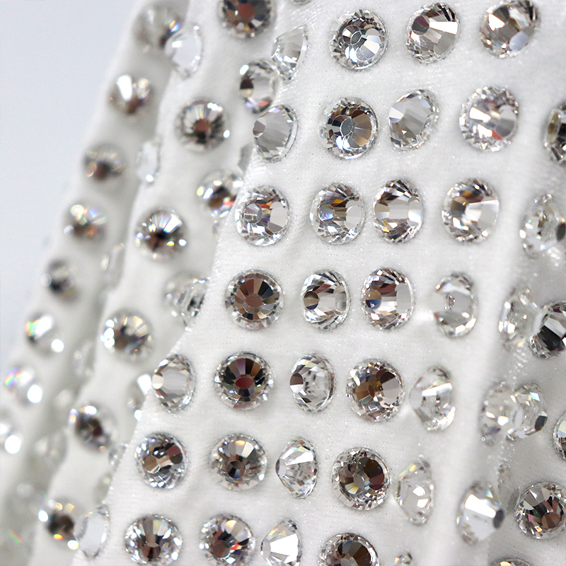 SS50 White Crystal Velvet Fabric Supplier