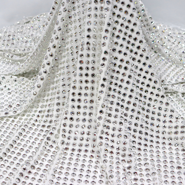 SS50 White Crystal Velvet Fabric Supplier
