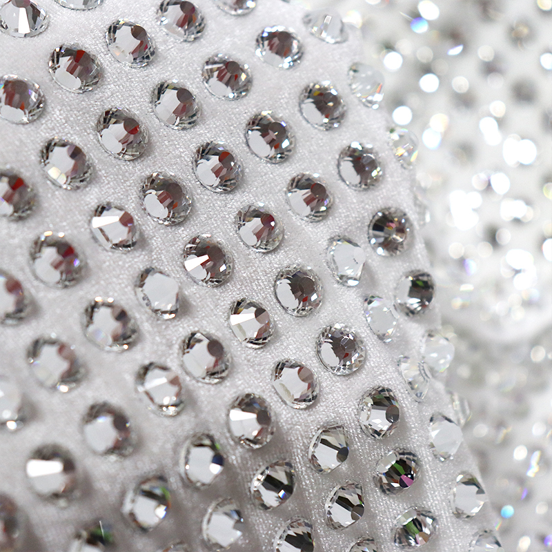 SS50 White Crystal Velvet Fabric Supplier