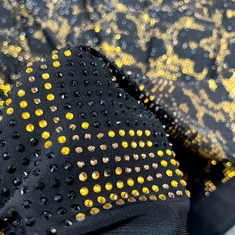 SS10 Leopard Pattern Black Crystal Fabric Supplier