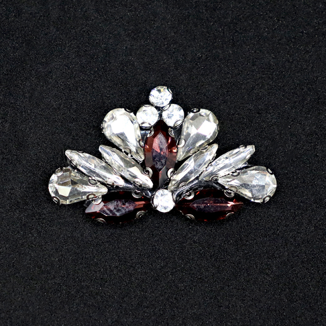 Bling Flower Shaped Diamond Patches with Pearl for Jackets Jeans Supplier