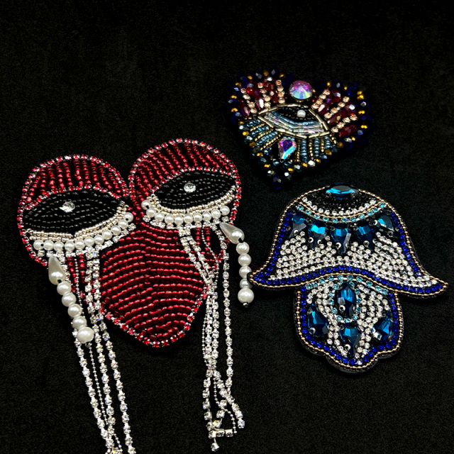 Heart Shaped Pearl Beaded Crystal Patches for Clothing Supplier