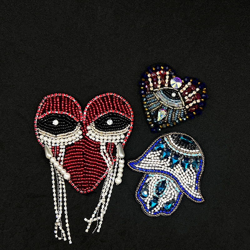 Heart Shaped Pearl Beaded Crystal Patches for Clothing Supplier