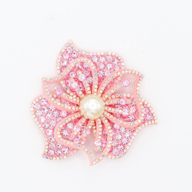 7*7cm Shiny Small 3D Floral Rhinestone Appliques with Pearl Supplier