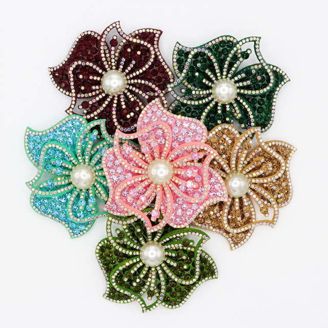 7*7cm Shiny Small 3D Floral Rhinestone Appliques with Pearl Supplier