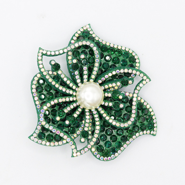 7*7cm Shiny Small 3D Floral Rhinestone Appliques with Pearl Supplier
