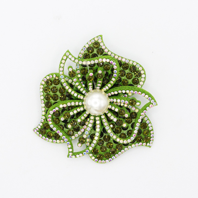 7*7cm Shiny Small 3D Floral Rhinestone Appliques with Pearl Supplier