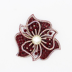 7*7cm Shiny Small 3D Floral Rhinestone Appliques with Pearl Supplier
